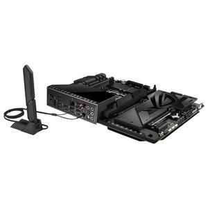 90MB1F90-M0EAY0-Galeria-6