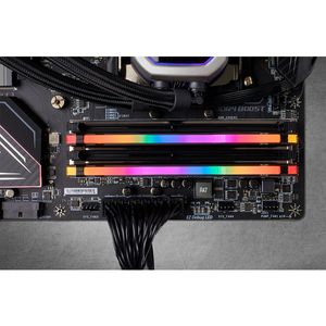 CMW16GX4M2C3000C15-Galeria-5