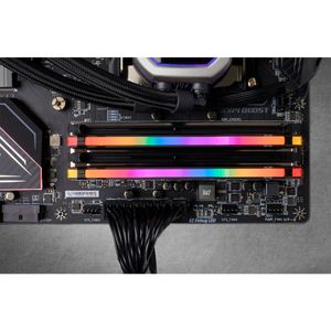 CMW32GX4M2Z3600C18-Galeria-5