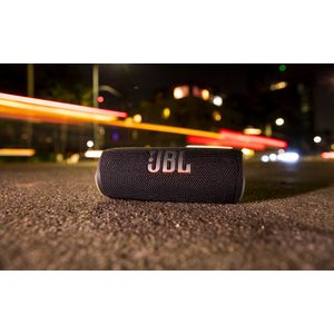 JBLFLIP6BLK-Galeria-8