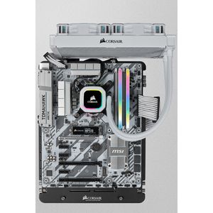 CMH32GX4M4E3200C16W-Galeria-3