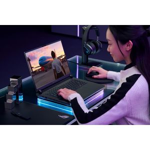 90NR0LF1-M003X0-Galeria-20